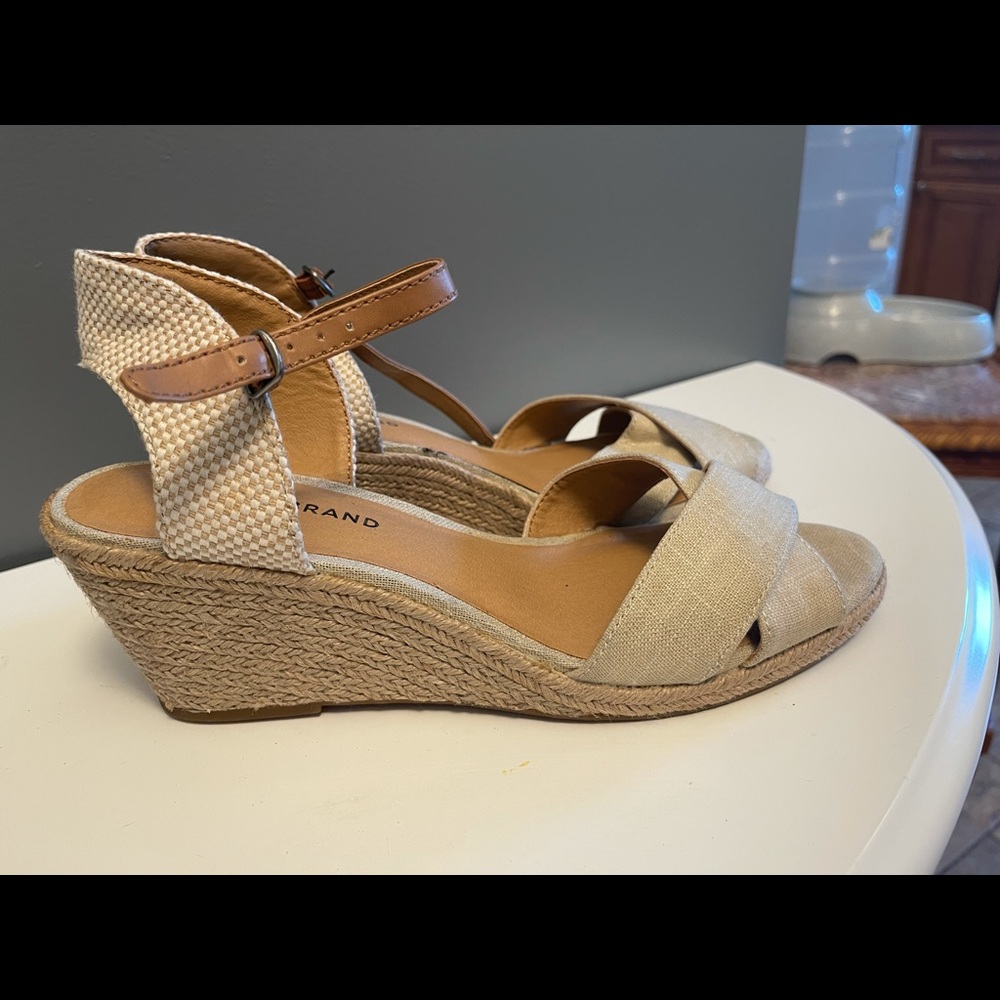Lucky Brand size 10 platform